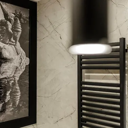 Apartment Weronika's Urban Hideaway