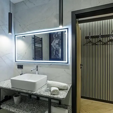 Apartment Weronika's Urban Hideaway
